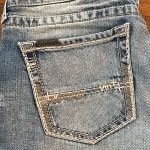 Ariat Slim Straight M7